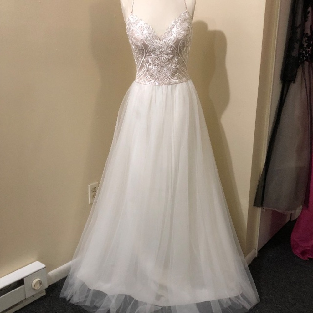 Venus bridal wedding gown